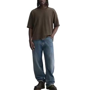 Camisetas al por mayor 100% algodón con efecto desgastado para hombre, de buena calidad, corte regular, ajuste slim, antiarrugas, lisas, personalizables para verano. - Product Image 4