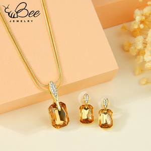 Parures de bijoux pour femmes avec grandes boucles d'oreilles pendantes en cristal carré, ensembles de colliers en pierre naturelle en or 14 carats pour femmes - Product Image 4
