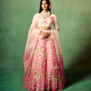 Lehenga choli ผ้าแคนนอนหนาพิมพ์ลายดอกไม้สวยงามแบบพรีเมี่ยมพร้อมผ้าจอร์เจียปักลายดิจิทัล - Product Image 1