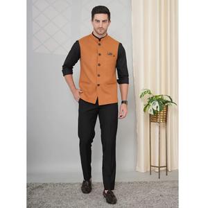 Gilet de costume pour homme au design unique, couleur moutarde dorée, confectionné sur mesure, idéal pour les occasions spéciales et les mariages, disponible à la vente - Product Image 1