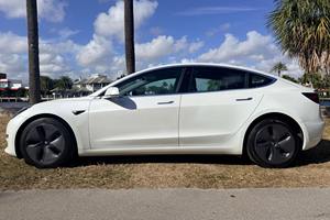 Tesla Model 3 2020 de Largo Alcance con Tracción en las Cuatro Ruedas - Product Image 2