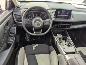 Nissan Rogue S FWD 2024 certifié, propre et peu utilisé, conduite à gauche, boîte automatique, intérieur cuir foncé, turbo, électrique, ACC - Product Image 6