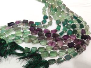 Cuentas de Briolette facetadas de 8 a 12mm de varios colores de fluorita natural vendidas por hebra de 8 pulgadas de largo - Product Image 5