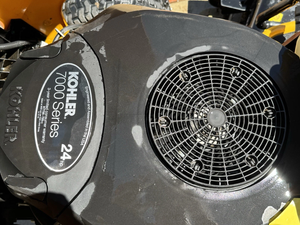 Tondeuse autoportée Cub Cadet Ultima ZT1 à rayon de braquage zéro : livraison rapide, précision et fiabilité de coupe supérieures, qualité premium, meilleur choix. - Product Image 4