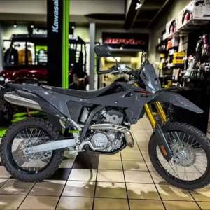 DESCUENTO EN VENTAS 2026 - Motocicleta Estándar Suzuki DR-Z4S en Venta, Motocicletas Todoterreno - Product Image 1