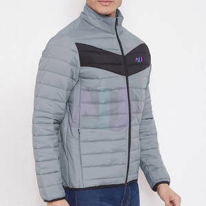 Chaqueta Acolchada Ligera con Capucha para Hombre, Puños Elásticos, Capa Interior Transpirable, Logotipo Frontal, Protección Contra el Viento, Colores Personalizados - Product Image 3