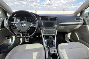 Volkswagen Golf Alltrack SE 2017 Usado (LHD/RHD) - Product Image 2