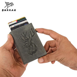 Tarjetero Emergente de Cuero Genuino con Grabado - Product Image 6