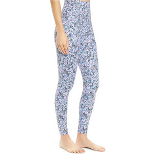 Legging de fitness taille haute pour femmes Matériau en spandex respirant de haute qualité Logo personnalisé et vêtements de yoga en couleur pour la salle de sport - Product Image 4