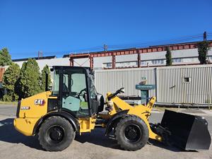 Mini cargadora de ruedas Cat 906M, 35 toneladas, 55 kW, certificado CE, excelente estado, bajas horas con rodamiento de caja de cambios de motor - Product Image 6