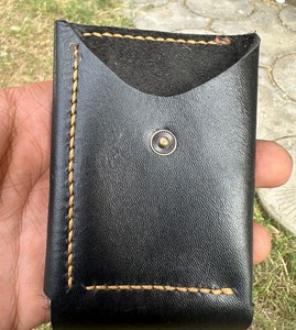Anwar Enterprises presenta el tarjetero plegable delgado de cuero de vaca genuino de estilo Vintage con cierre abierto, función antirrobo corta - Product Image 3
