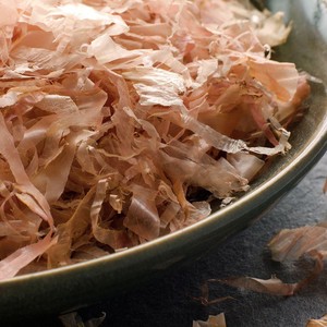 เกล็ดปลาทูน่ารมควันเวียดนามคุณภาพสูง-katsuobushi