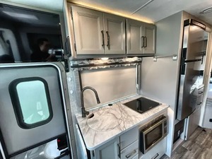 Caravane de camping d'occasion T-h-o-r V-e-g-a-s 24.1 2024 à vendre pour le camping et les voyages - Product Image 2