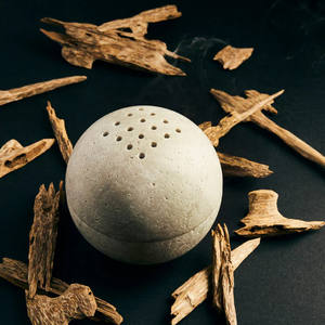 Bois d'agar de haute qualité: le secret d'un parfum incroyable - Product Image 1