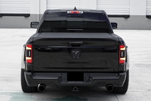 Raam 1500 Laramie Night Edition 4x4 2023, Gasolina, Bajo Kilometraje - Product Image 3