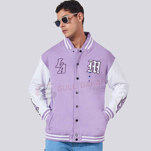 Veste universitaire bicolore pour homme avec patch d'équipe et doublure matelassée Veste universitaire personnalisée pour homme - Product Image 4