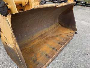 Chargeur sur pneus Case 621B 1999-Chargeur de taille moyenne éprouvé et durable - Product Image 6