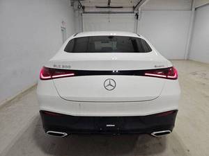 Listo para Enviar: GLC 300 4MATIC Coupé 2025 Seminuevo - Product Image 6