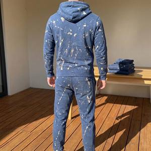 Conjunto Deportivo Personalizado de Algodón Grueso, Transpirable y Ecológico para Hombre, Sudadera con Capucha y Pantalones Jogger con Estampado de Salpicaduras de Ácido Azul - Product Image 2