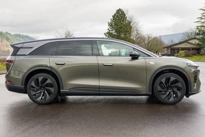 2026 LOClD Gavity SUV AWD Double Motor R18 Tires Lithium Battery Leather Seats Rear <b>Camera</b> 6 Seats <b>Panoramic</b> Sunroof Aluminium - Product Image 6