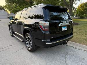 Toyota 4Runner Limited 4x4 2024 (DISPONIBLE CON VOLANTE A LA IZQUIERDA Y A LA DERECHA) - Product Image 3