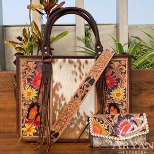 Western Hair On Tooled Leather Floral Bolso de mano oculto y mano Tooled Cowhide Floral Wristlet Wallet Sets para mujeres - Product Image 1