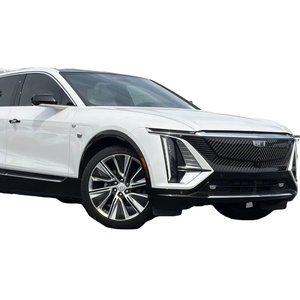 Cadillac LYRIQ électrique de luxe à propulsion arrière, propre et d'occasion, modèle 2024 - Product Image 1