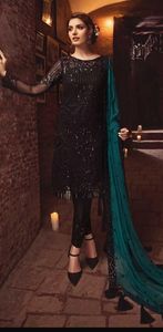 Punjabi ชุดเดรสแต่งงานยาวถึงพื้นสำหรับผู้หญิงมีผ้าปะติดและจีบออกแบบโดยปากีสถาน - Product Image 3