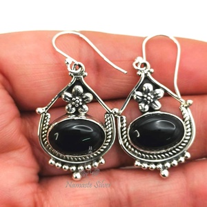 Pendientes de Ónix Negro, Plata de Ley 925: Joyería Colgante Hecha a Mano, Piedra de Nacimiento de Julio - Product Image 1