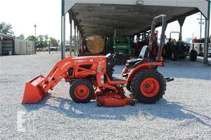 Tractor Kubota LA304 con cargador frontal y retroexcavadora disponible - Product Image 6