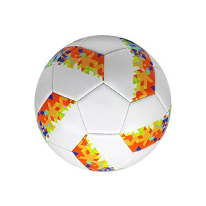 Balón de Fútbol de PU de Diseño Personalizado Ligero Directo de Fábrica para Entrenamiento, Alta Retención de Aire, Cosido a Máquina - Product Image 5