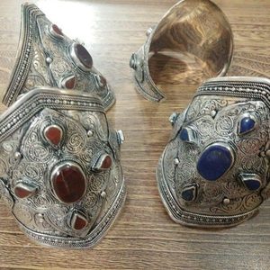 Vente en gros Nouveau design Afghan Kuchi fait à la main Collier Boucles d'oreille Ensembles de bijoux Dernière mode Afghan Kuchi Vintage Ensembles de bijoux - Product Image 1