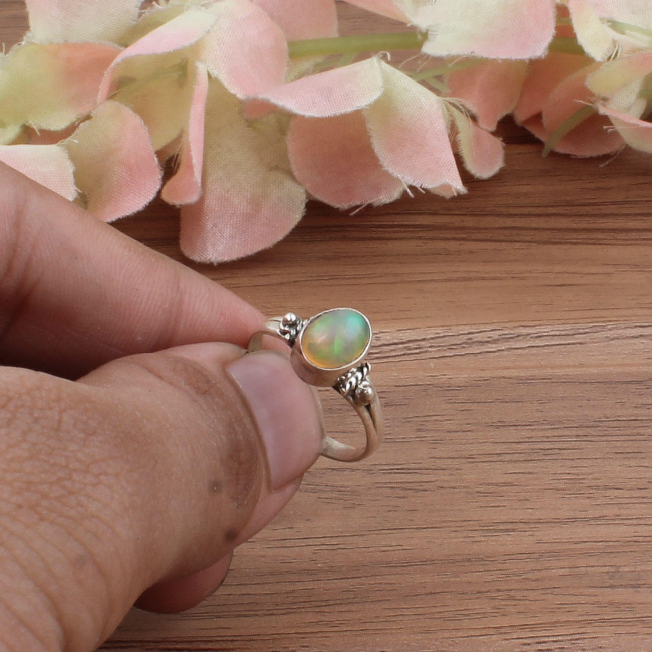 เหมือนในรูป