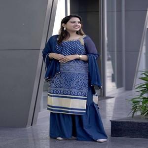 VASTRA COTTAGE Ensemble Kurti et Pantalon Brodé Élégant pour Femme, Tenue de Fête avec Palazzo et Dupatta Assortis - Product Image 1