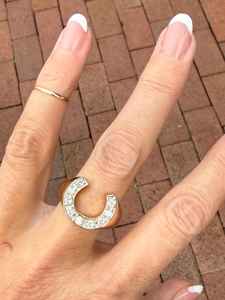 แหวนแต่งงานดีไซน์เกือกม้าประดับเพชรแท้ทรงใหม่ล่าสุดปี 2026 ทอง 14k สีเหลือง ขาว และโรสโกลด์ เสริมโชคดี สำหรับงานปาร์ตี้ ทันสมัย - Product Image 2