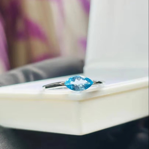 Bague Chrétienne en Argent Sterling 925 avec Topaze Bleue Naturelle, Coupe Marquise Vintage, Sertissage Invisible, Modèle Simple et Magnifique de Mehrajudin Gems - Product Image 1