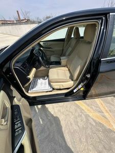 Limpio 2017 To-yo-ta Ca_mry LE - Product Image 2