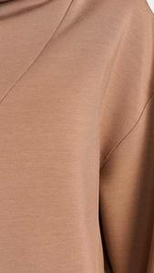 Sweatshirts tendance pour femmes avec matériau anti-boulochage pull décontracté moderne tissu léger et doux pour les tenues de tous les jours - Product Image 3