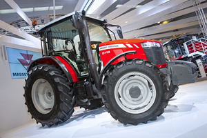 Tracteur agricole Massey Ferguson 5708 110 CV 4 roues motrices, équipement agricole de qualité supérieure, livraison rapide, garantie complète - Product Image 4