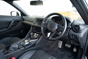 NISSAN (R35) GT-R Certifié Propre et en Bon État - 458 KM 2022 RHD Droit et Gauche - Product Image 5