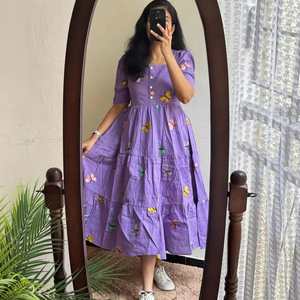 Robe de créateur une pièce violette à imprimé floral en coton et soie doux pour les fêtes de mariage vêtements indiens et pakistanais - Product Image 1
