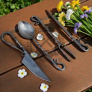 Ensemble de couverts médiévaux forgés à la main, édition neuve, ensemble de repas viking, ensemble de cuisine médiévale antique de haute qualité - Product Image 2