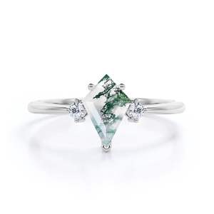Anillo de compromiso de diamantes CZ de ágata verde musgo en forma de cometa de Plata de Ley 925 con grabado para bodas - Product Image 5