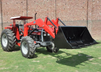 Massey Ferguson MF 385 Traktor mit hydraulischem Frontlader-Anbaugerät