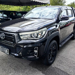 Volant droit et gauche pour Toyota Hilux Diesel 4x4 (boîte manuelle et automatique), intérieur foncé, Corolla Mini – Occasion à vendre - Product Image 1