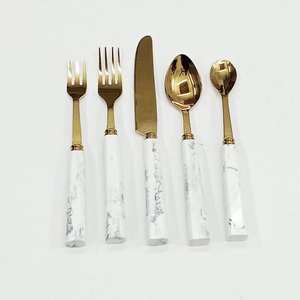 Couverts en acier miroir Poignées en rotin Lot de 5 Styles Serveurs Dîner Naturel pour la Maison et Restaurant Utilisation Couverts Couverts Ensemble - Product Image 5