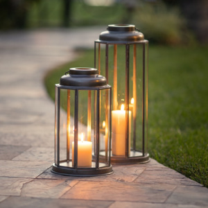 Linternas de portavelas de Metal plateado de diseño de tendencia, linternas de cristal elegantes con borde fino de forma redonda para decoraciones de hogar y jardín - Product Image 2