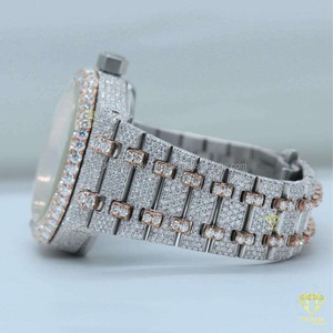 นาฬิกาเพชรมอยส์ซอไนท์สุดหรูสำหรับผู้ชายสำหรับโอกาสพิเศษหรืองานปาร์ตี้พร้อมส่งออกจากอินเดีย - Product Image 2