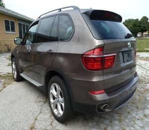 Kit d'outils 2011 pour B-M-W_X5 XDrive35d, performances premium, SUV de luxe - Product Image 2