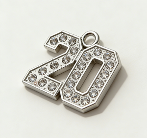 Breloques numérotées en métal personnalisées avec strass - Pendentifs numérotés en acier inoxydable argenté pour bijoux DIY/cadeaux d'anniversaire/diplôme - Product Image 5
